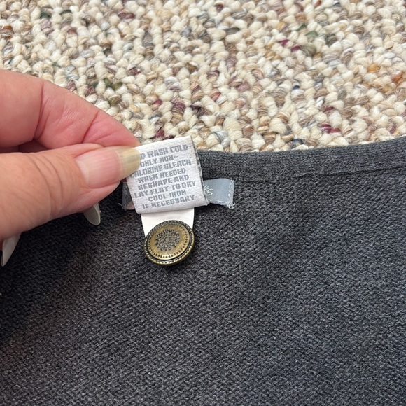 Delia’s Gray Knit Babydoll Top With Empire Waist. Medium - Picture 6 of 9